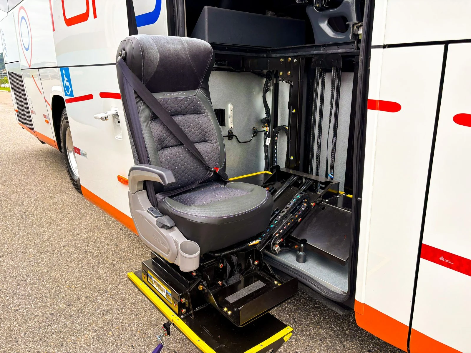 Double Decker DD 1800 - Vista Traseira