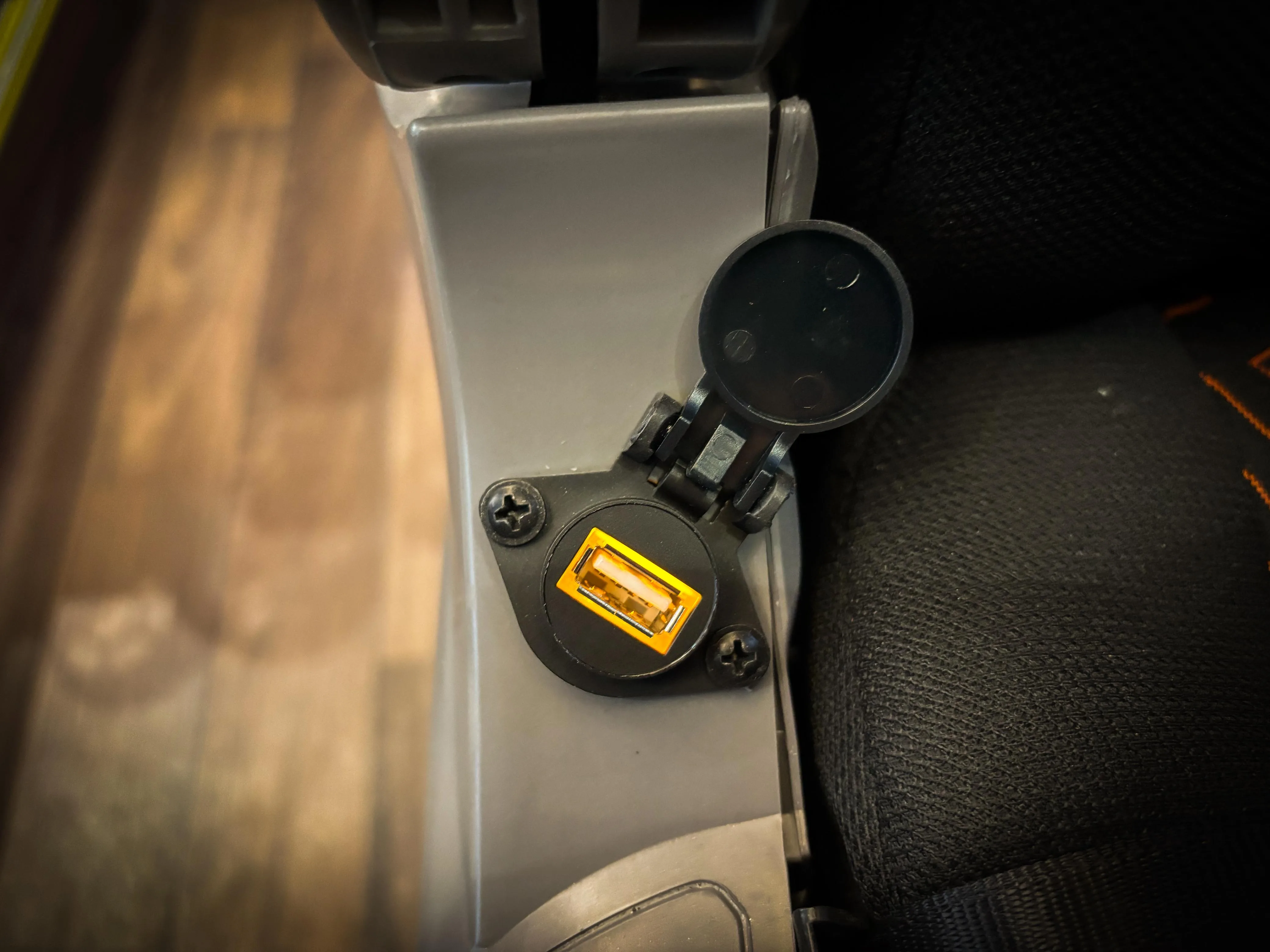 Volare FLY 12 - Tomada USB